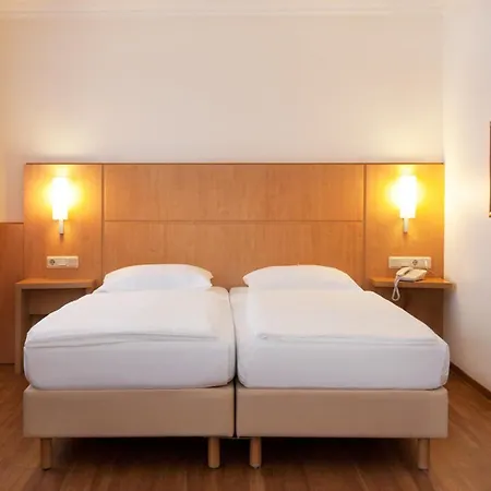 Saar City Hotel Saarbrücken Esterno foto