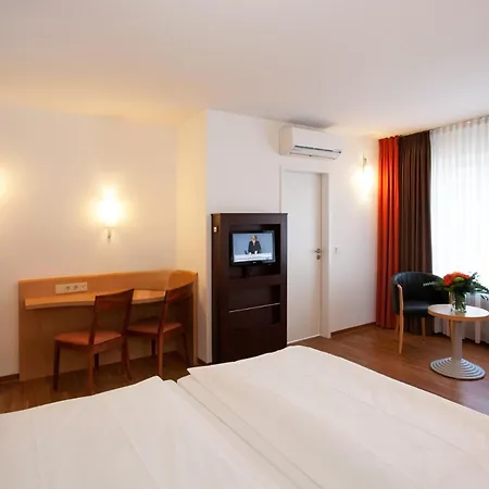 Saar City Hotel Saarbrücken Esterno foto