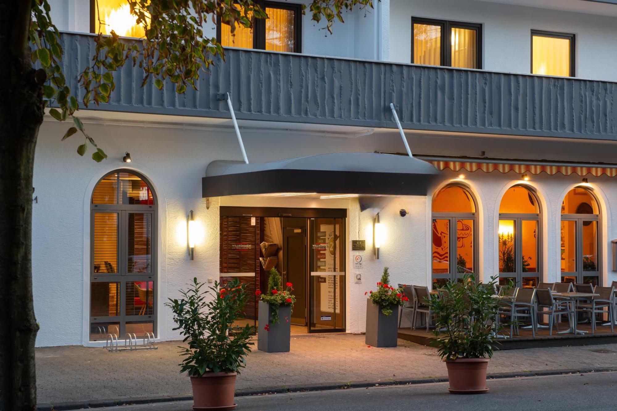 Saar Hotel 2*